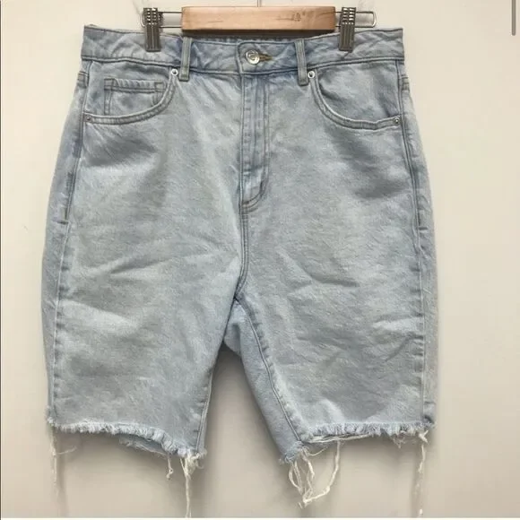 Dynamite Bermuda Shorts - Picture 2 of 5